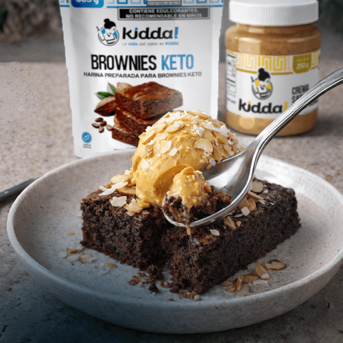 Brownie con helado Keto
